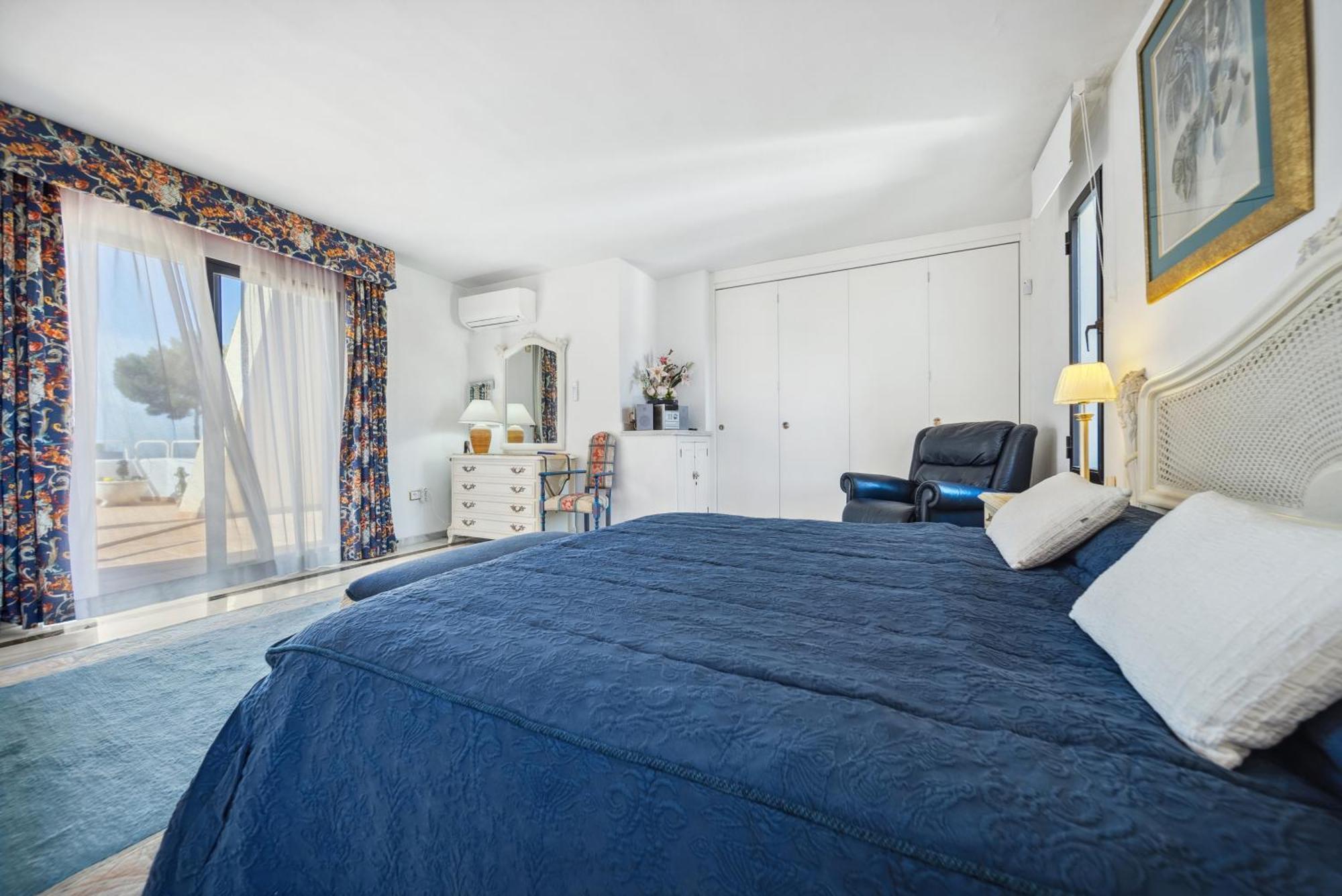 Charming Andalusian Style In Nueva Andalucia Villa