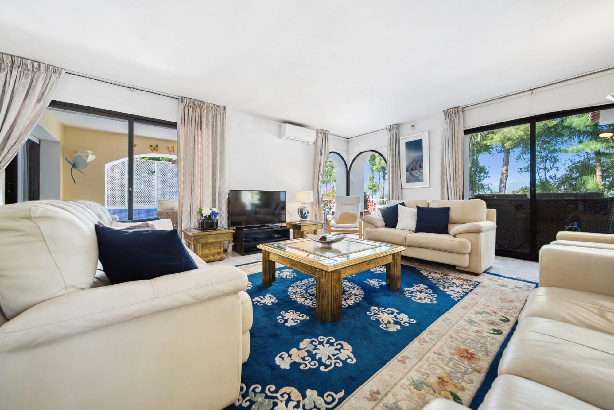Villa Charming Andalusian Style In Nueva Andalucia