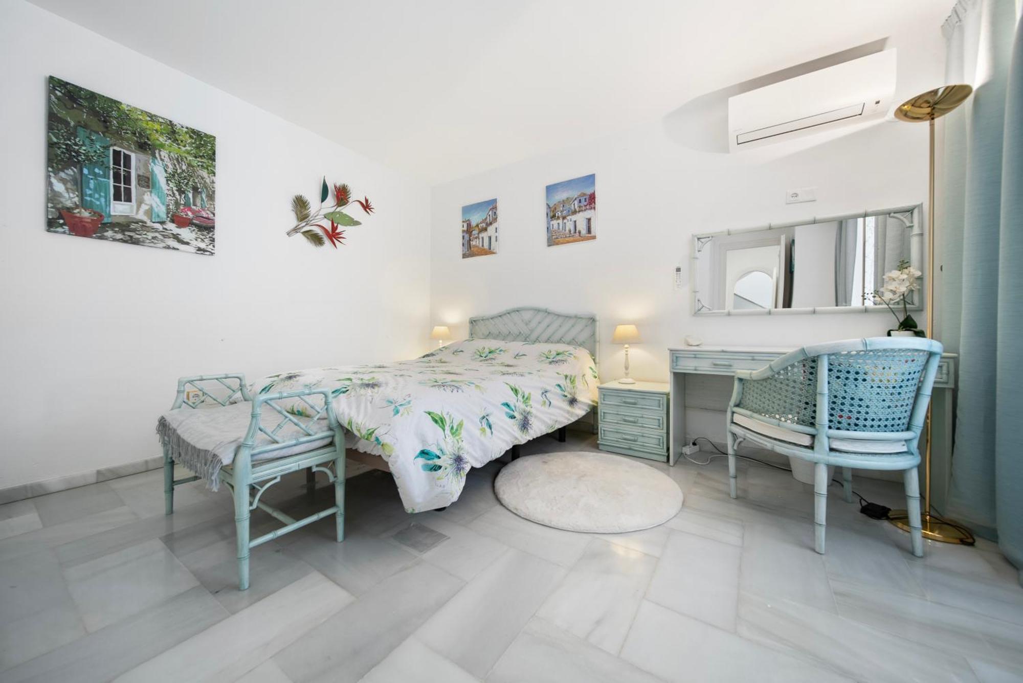 Charming Andalusian Style In Nueva Andalucia Villa