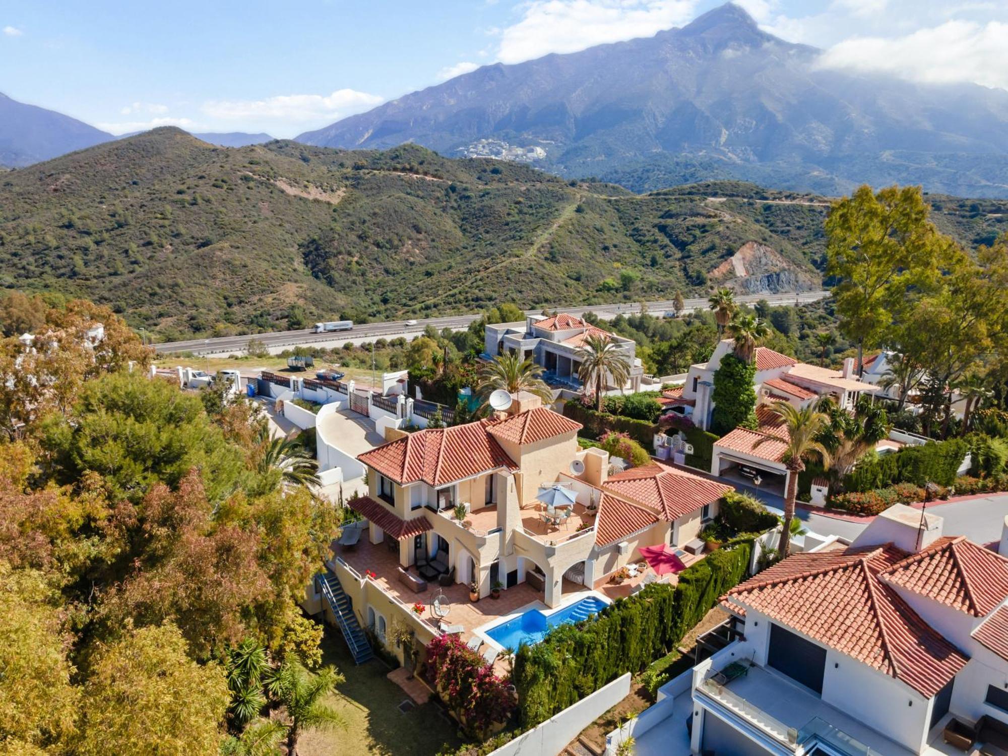 Charming Andalusian Style In Nueva Andalucia